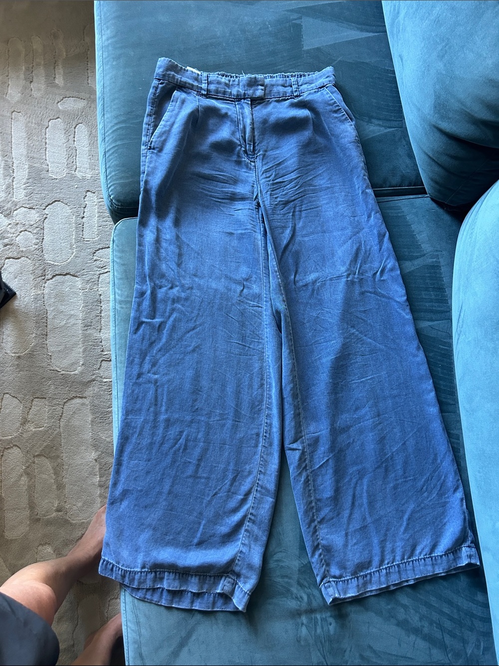 American Eagle Outfitters Wide-Leg Blue Jeans